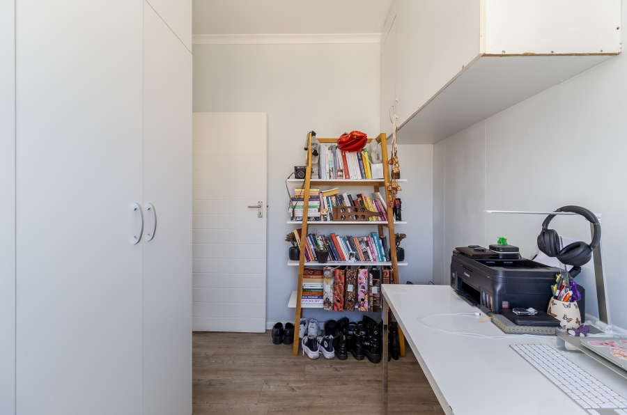 To Let 2 Bedroom Property for Rent in Claremont Upper Western Cape